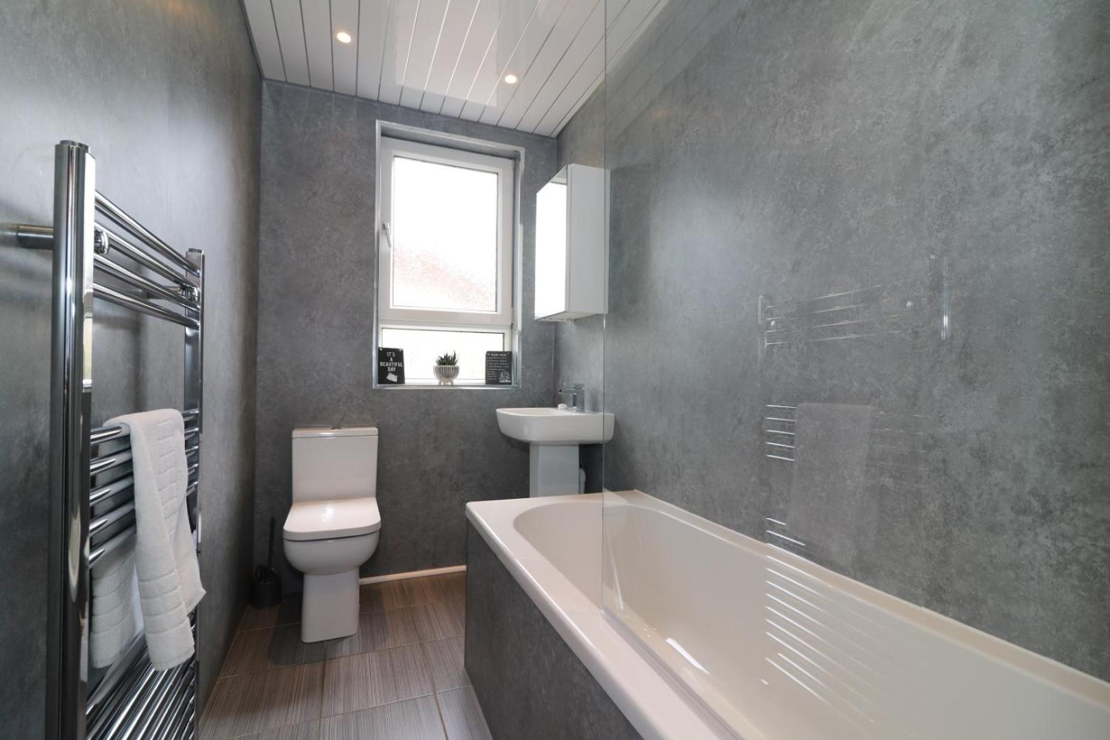Signature - Gartlea House Appartement Airdrie Buitenkant foto